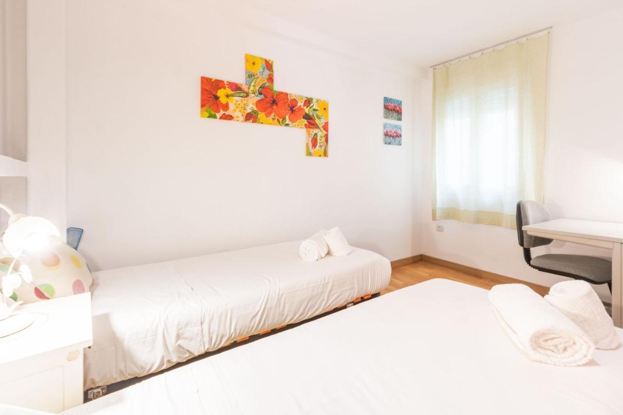 Goles Courtyard With Parking By Valcambre Apartment Sevilla Exterior foto