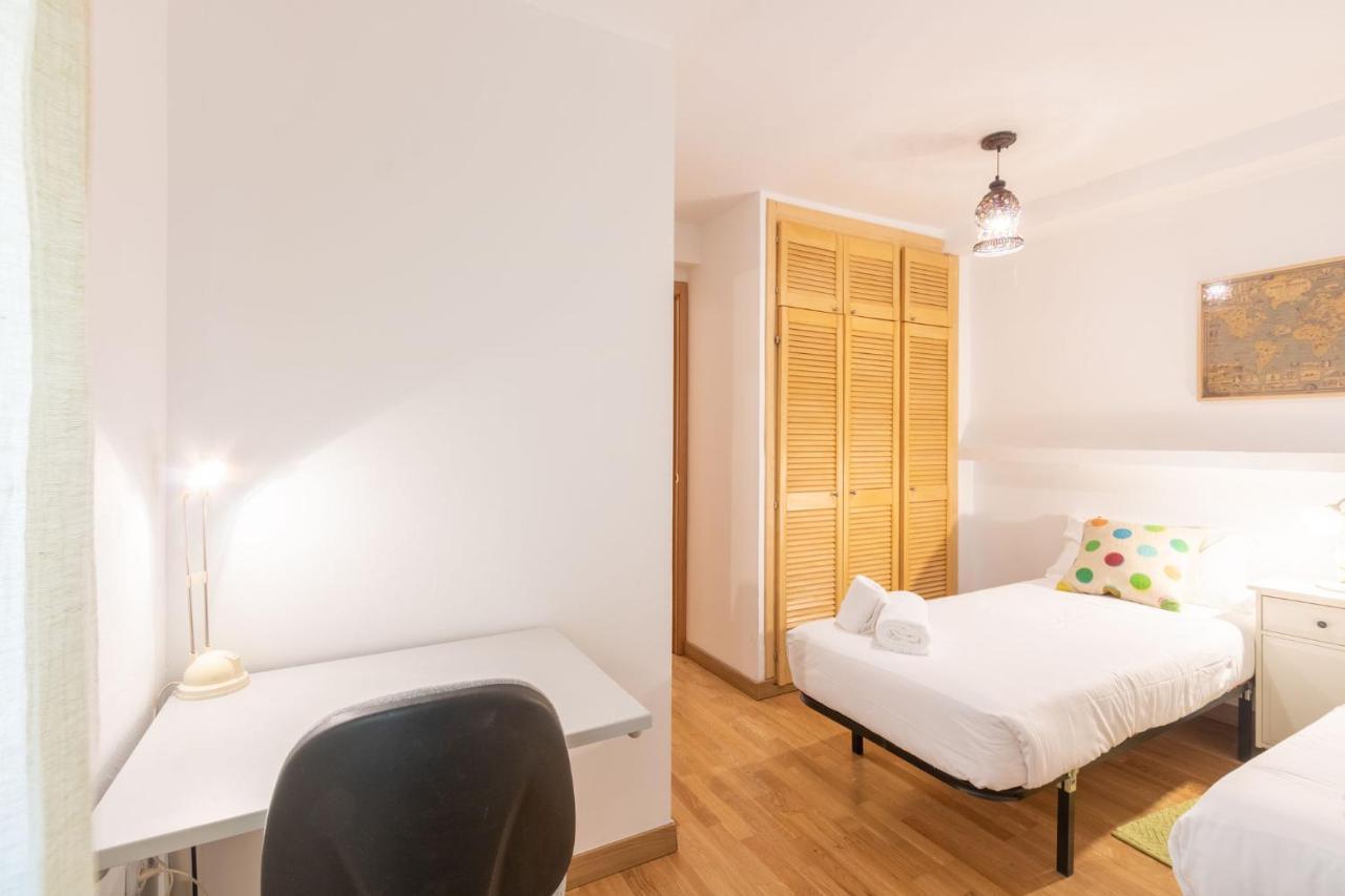 Goles Courtyard With Parking By Valcambre Apartment Sevilla Exterior foto